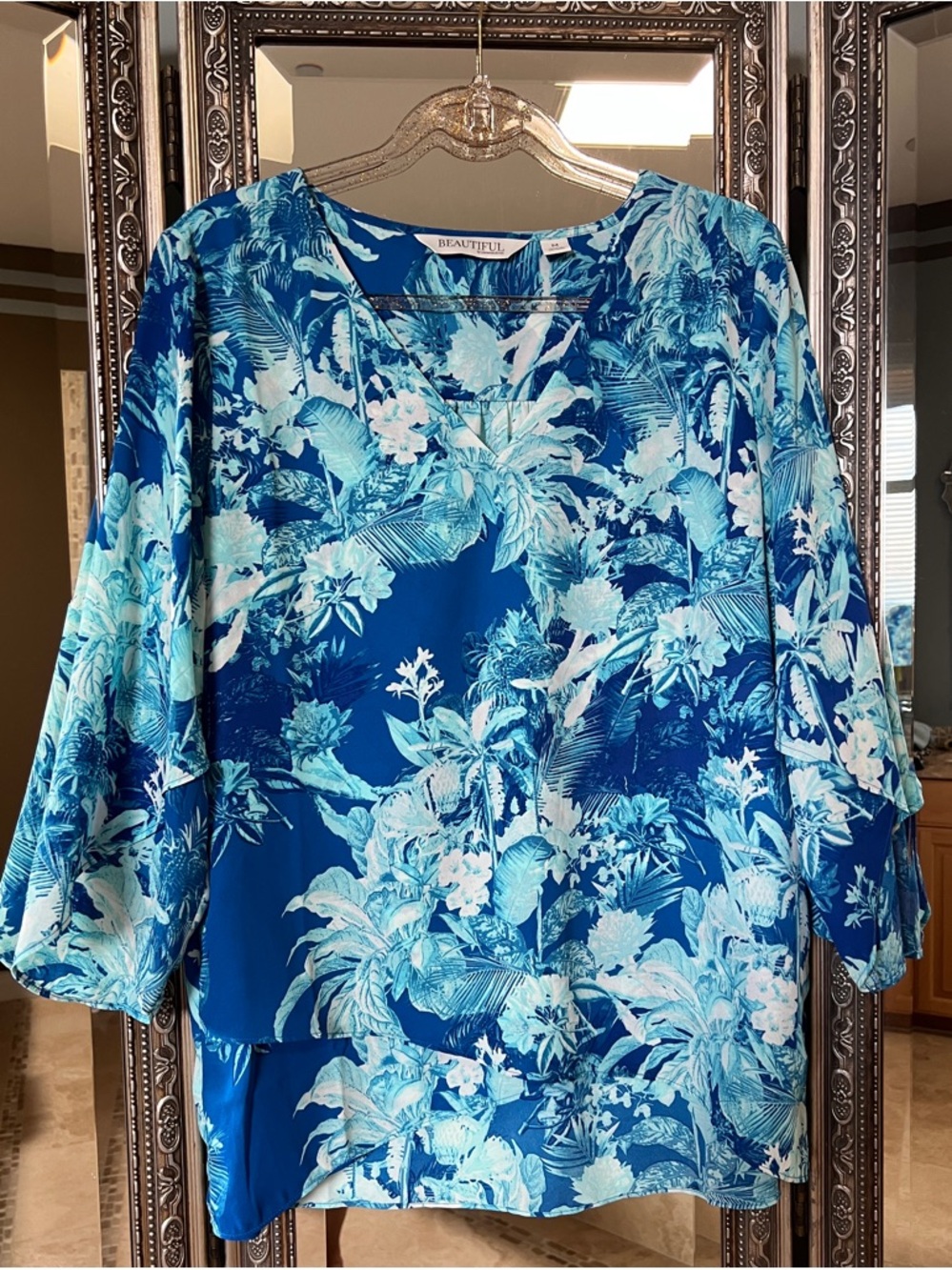 Beautiul by Lawrence Zarian Top - Sz L